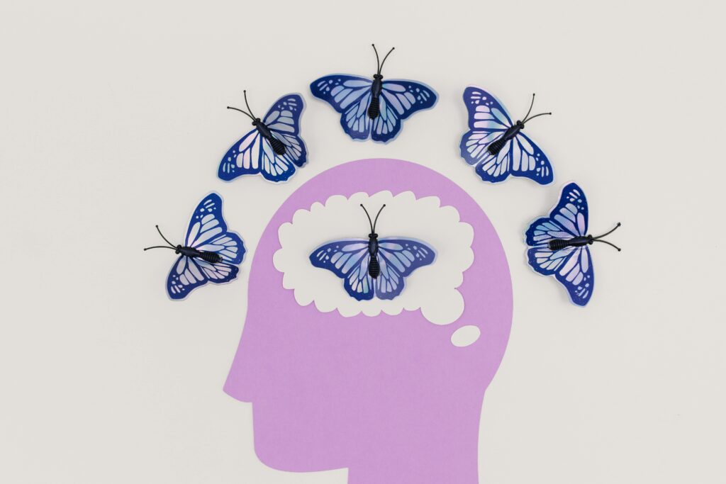 Illustration-of-a-head-and-butterflies-around-the-scalp-and-inside-the-brain-5 Fun Facts about Your Brain